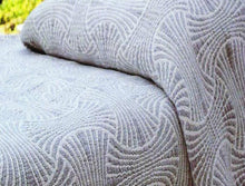 Load image into Gallery viewer, 100% Cotton Bedspread