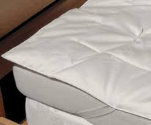 Load image into Gallery viewer, Wool Filled Organic Cotton 3/4" Hand Tufted Mattress Pad